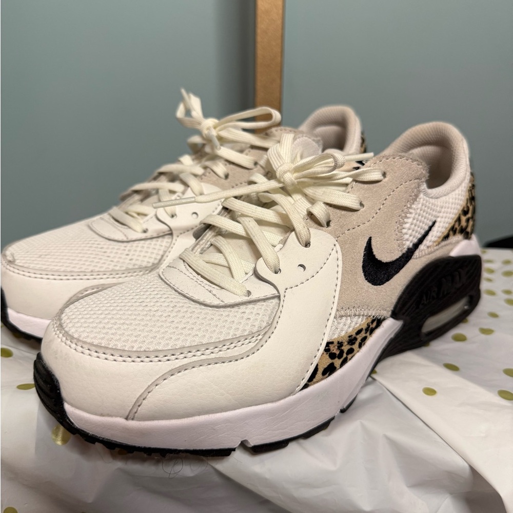 Nike Air Max Excee White and Black with Cheetah print - Air Max Cushioning - Picture 3 of 9